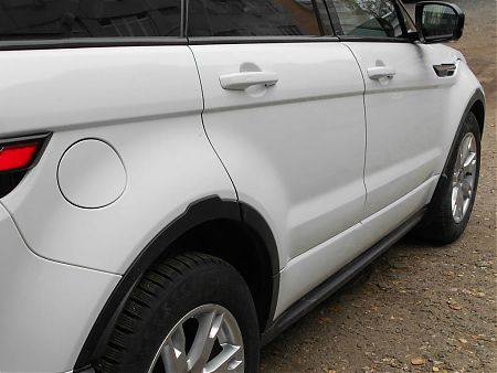 Задняя дверь Range Rover Evoque после ремонта