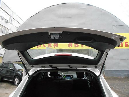 Крышка багажника Hyundai Santa Fe после замены и покраски