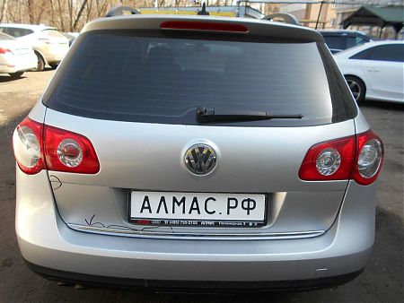 Крышка багажника автомобиля Volkswagen Passat Passat с очагами ржавчины