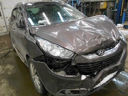 Разбитый автомобиль Hyundai ix35