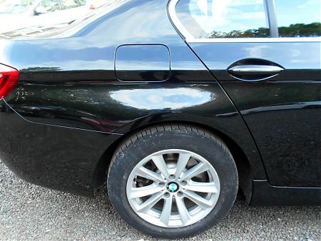 Восстановленное заднее крыло автомобиля BMW 5