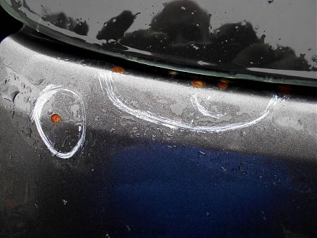 Очаги ржавчины на крышке багажника Toyota Highlander