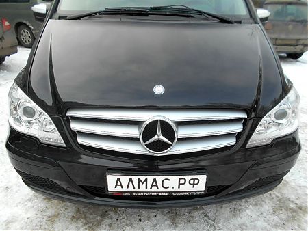 Автомобиль Mercedes Benz Viano после покраски и полировки капота