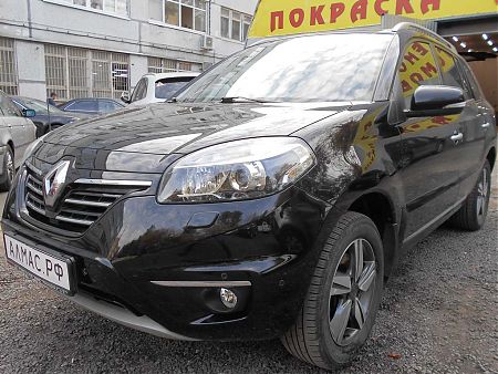 Замененный передний бампер, переднее крыло и фара Renault Koleos