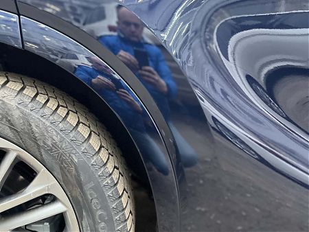 Задняя дверь Lexus после полировки